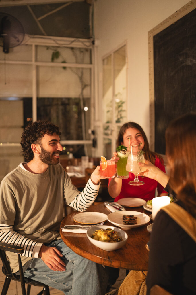 פתחנו מסעדה מחדש